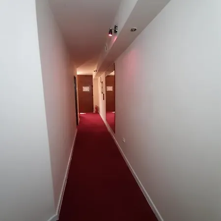 Casa Flamingo Крайова