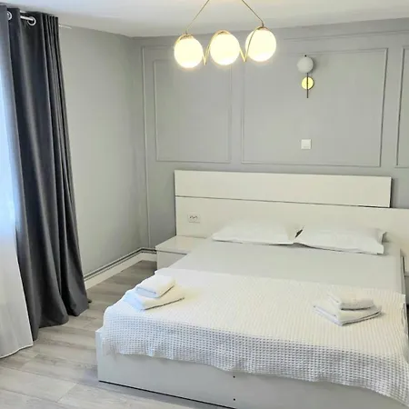 Casa Flamingo Крайова
